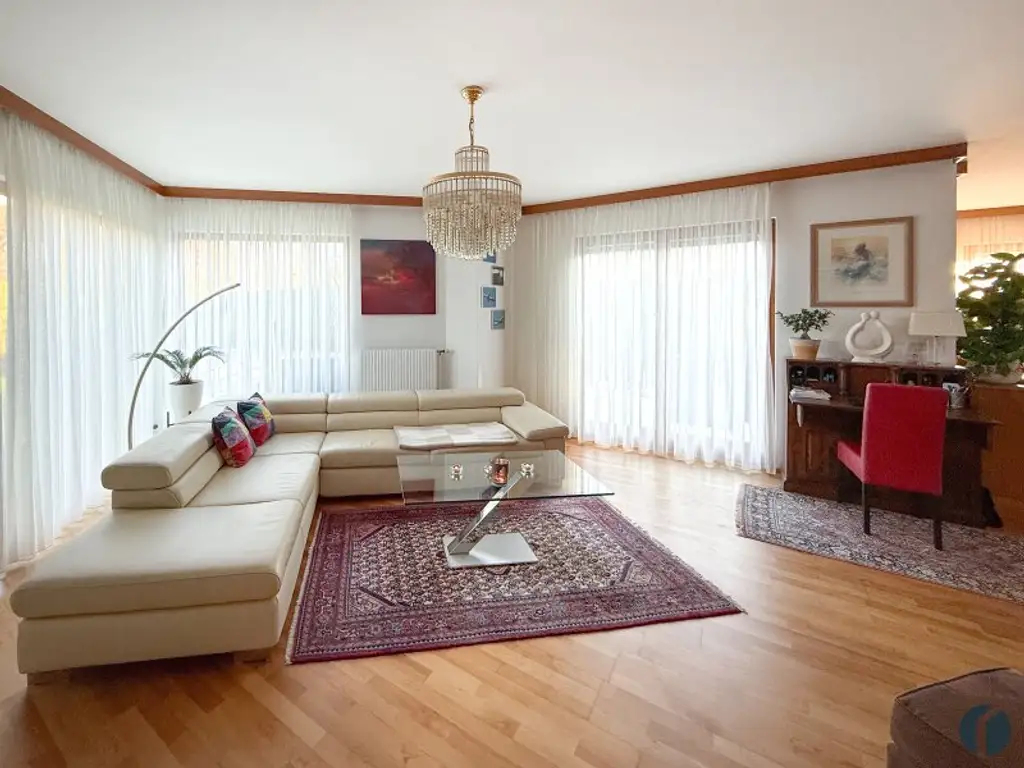 Gepflegtes Einfamilienhaus mit Pool und Wohlfühlgarten in ruhiger Lage von Tulln