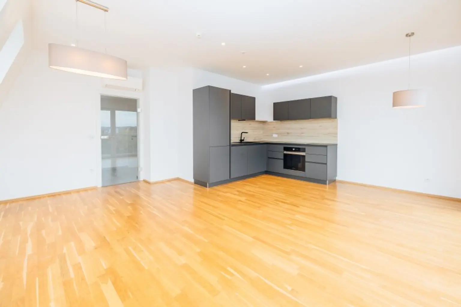 PROVISIONSFREI I SMART-LIVING I STYLISCHES PENTHOUSE I KLIMA I SONNENTERRASSE I OFFENE DESIGN-KÜCHE I ELEGANTES BAD MIT REGENDUSCHE I PROJEKT WOHNEN