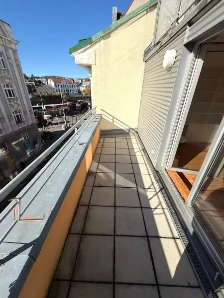 Erfüllen Sie sich ihren DG-Traum - 1 Gartenterrasse mit ca. 100 m² + 5 zusätzliche Terrassen mit gesamt ca. 50 m² + 1 Garagenplatz im Eigentum