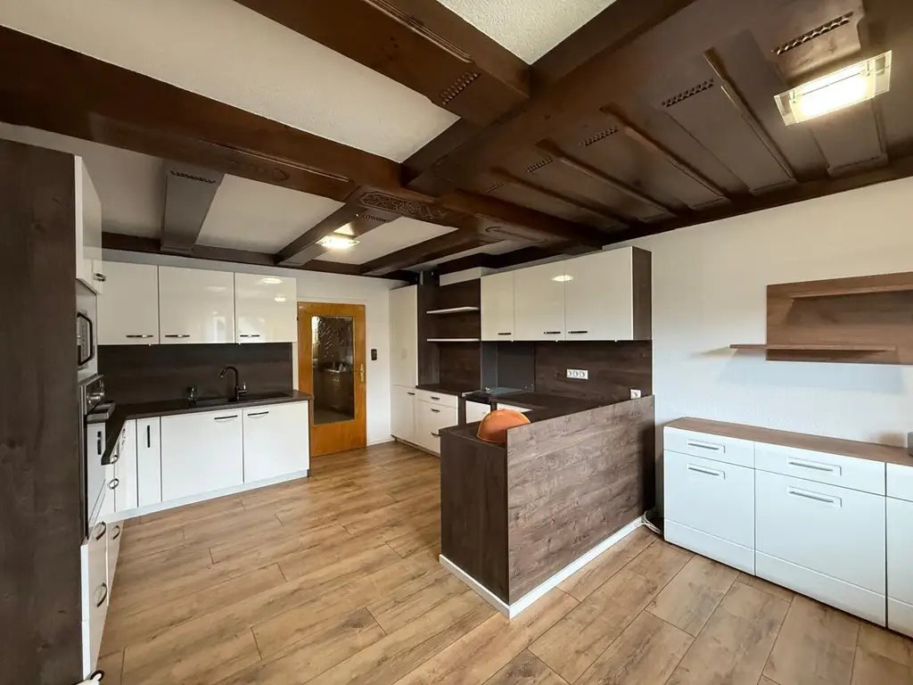 „Geräumiges Zweifamilienhaus mit Garten in ruhiger Lage von Munderfing“