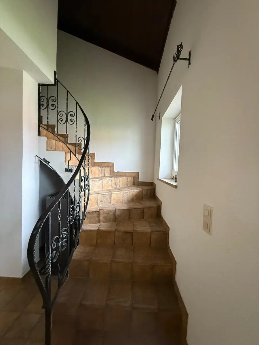 „Geräumiges Zweifamilienhaus mit Garten in ruhiger Lage von Munderfing“