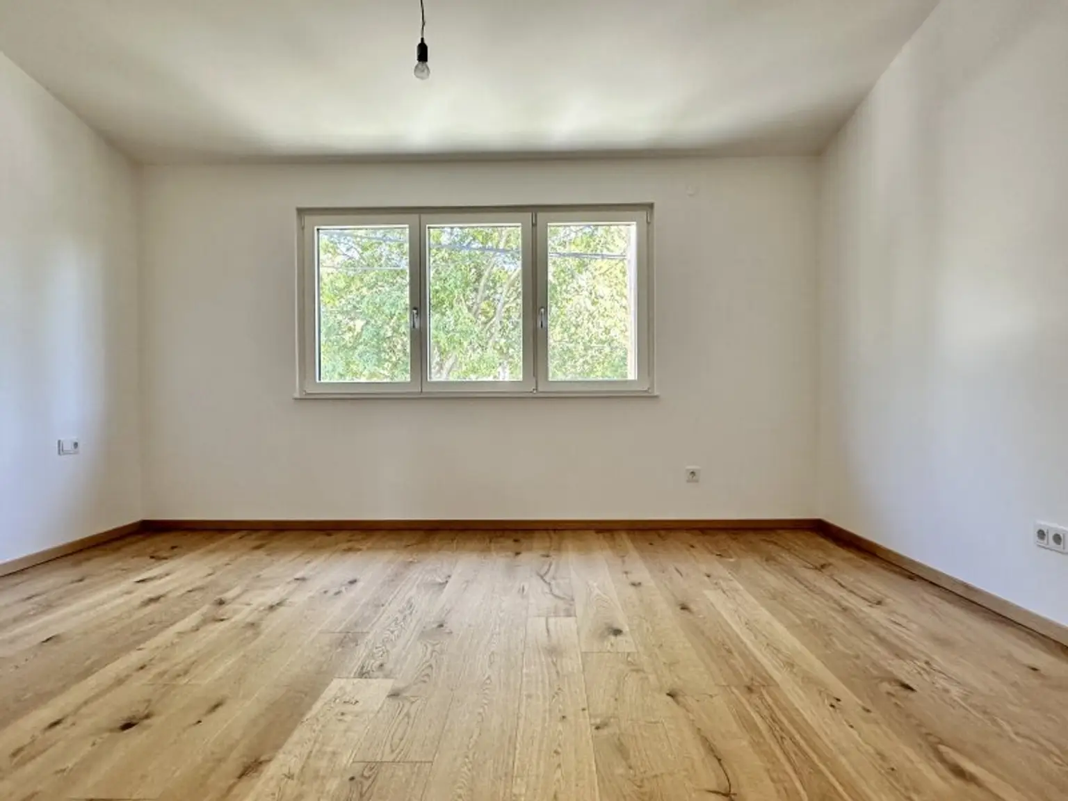 5 Zimmer auf 3 Ebenen! 2 Badezimmer! U1 und U2 gut erreichbar! Alte Donau! Provisionsfrei für den Käufer!
