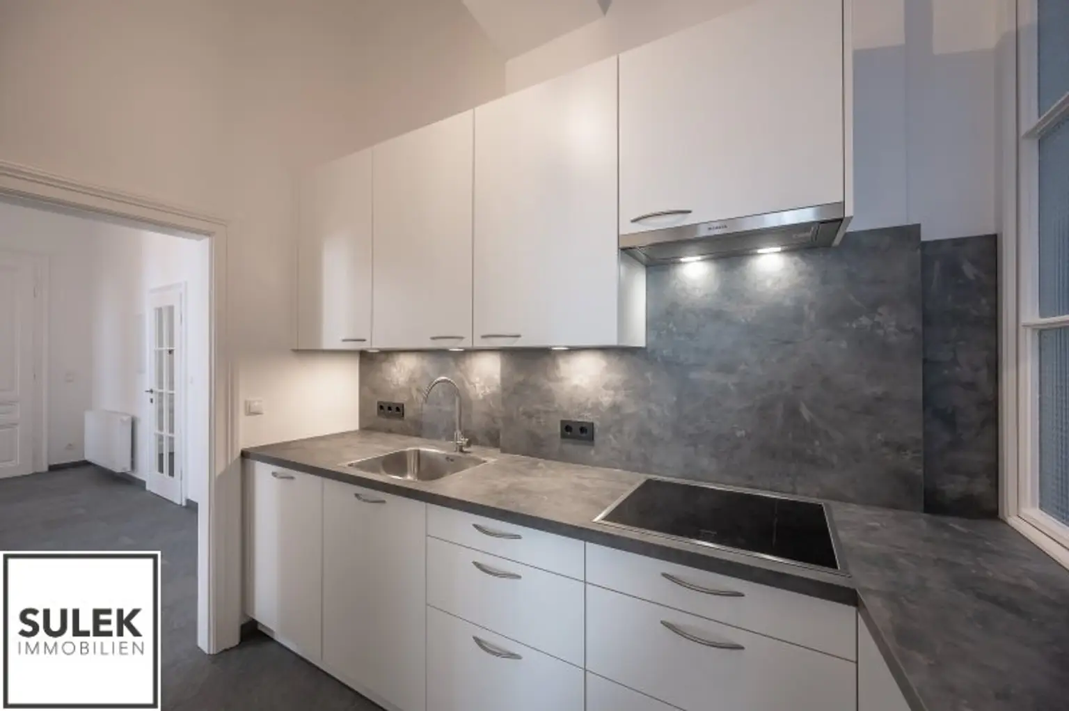 traumhafte 5-Zimmer-Altbauwohnung nahe Albertina