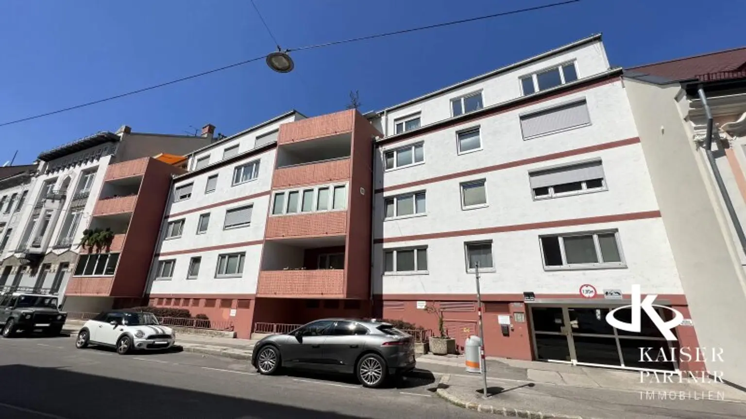 Geräumige 4-Zimmer-Wohnung mit Loggia mit viel Potential, Nähe Kennedybrücke!