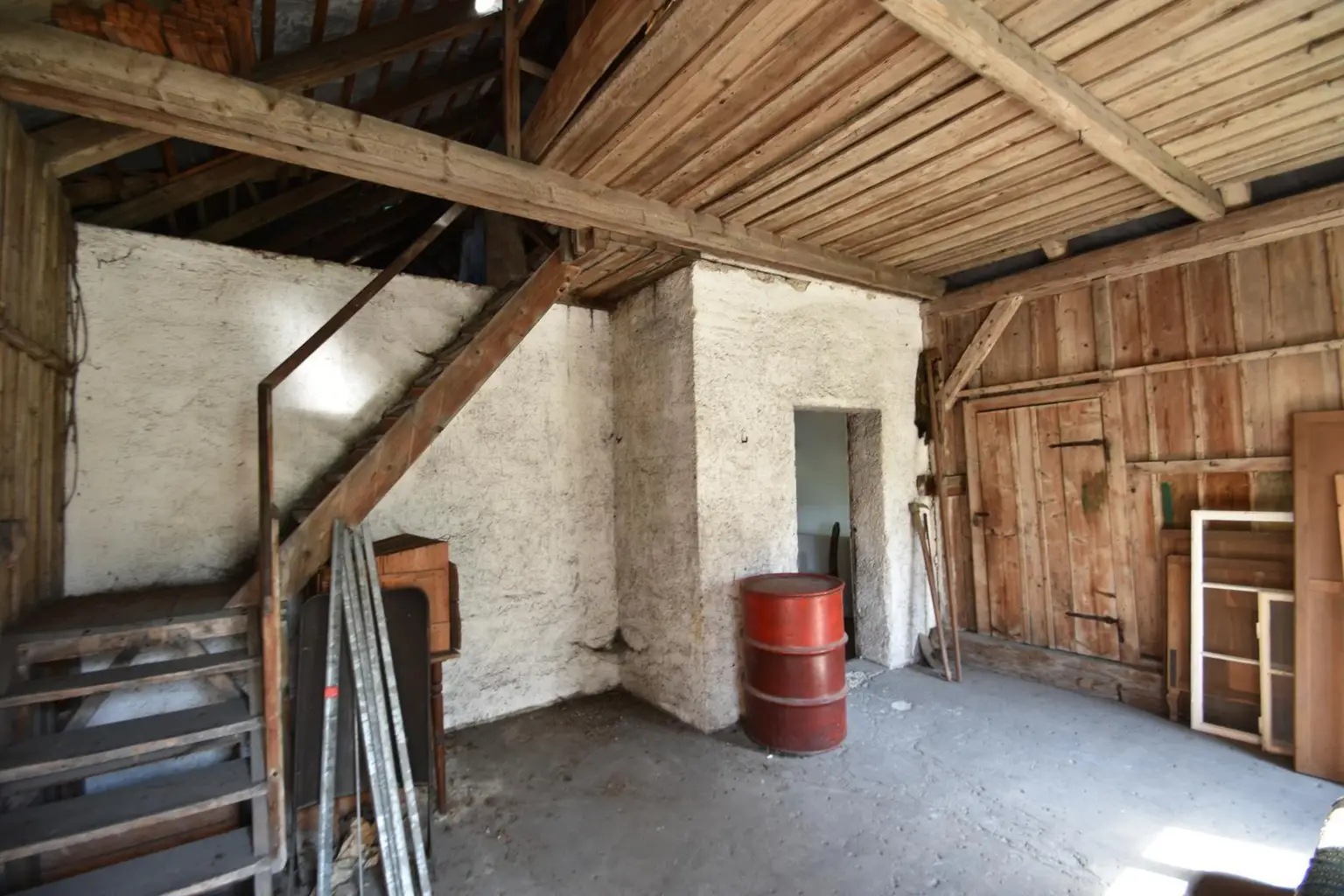 Raum DG mit Zugang Dachboden