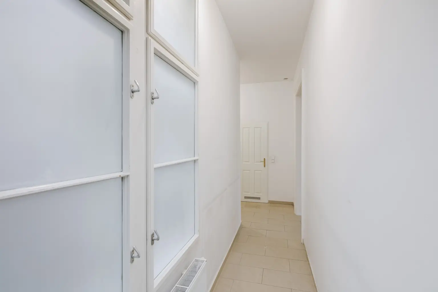 Sehr gepflegte 2 Zimmer Altbauwohnung in sehr guter zenraler Lage von Döbling!