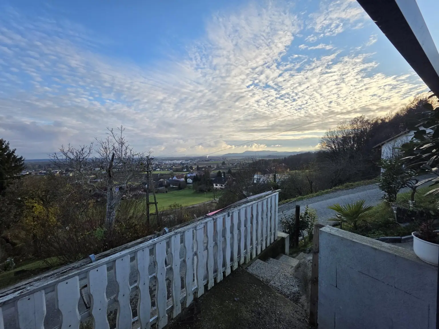 Herrliche Aussichtslage - viel Grund!