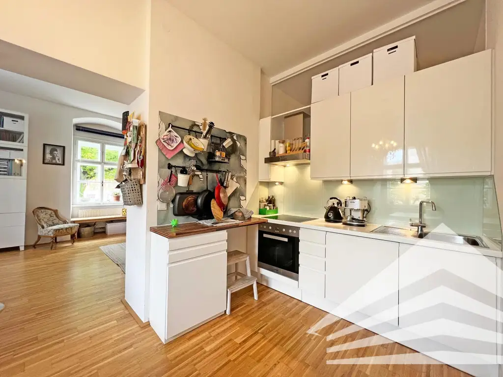 Stilvolle 3 Zimmer-Altbauwohnung mit DAN-Küche an der Donaulände