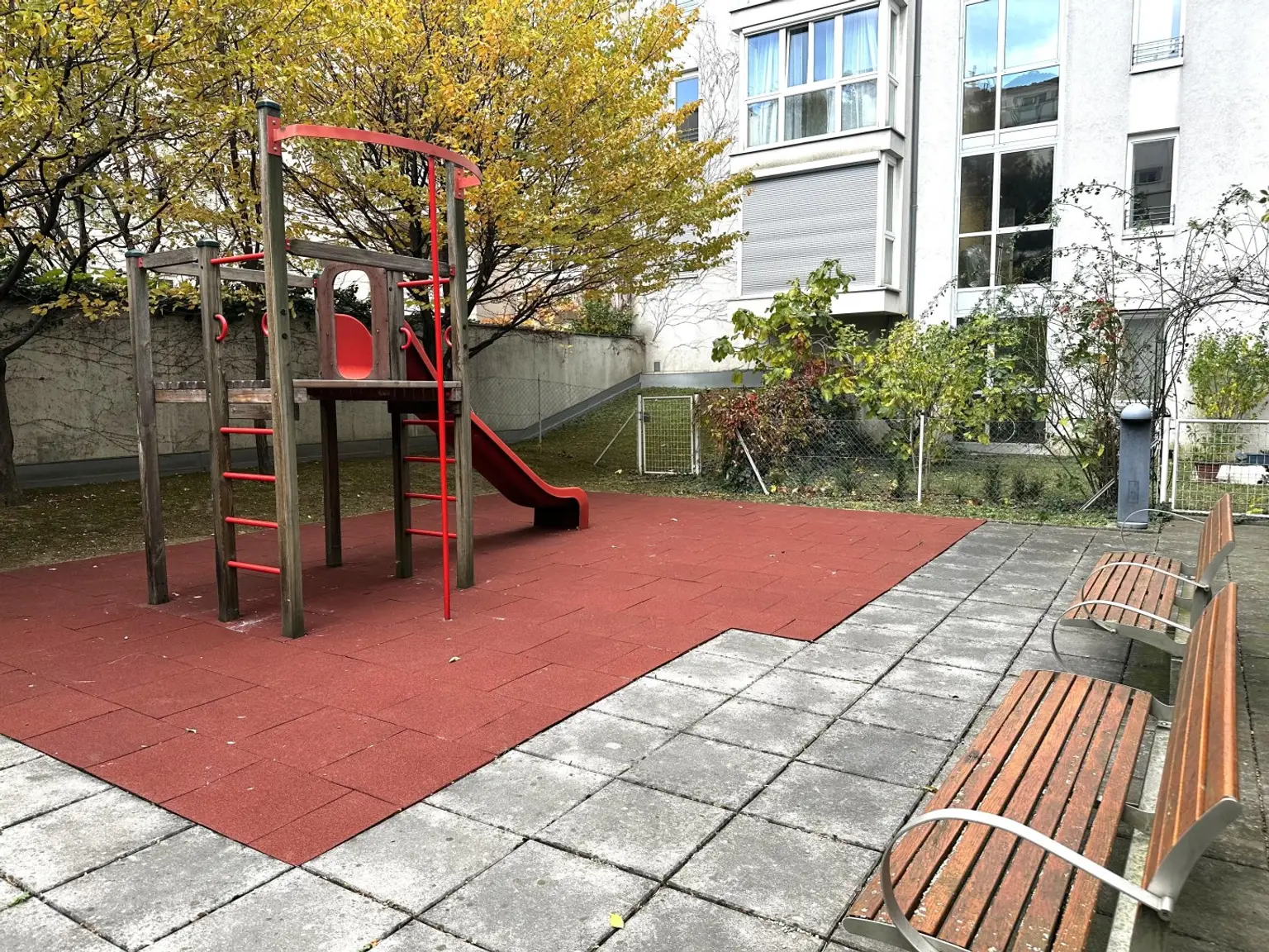 "Moderne Dachgeschosswohnung mit großer Terrasse & Garagenstellplatz"