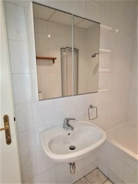 DACHGESCHOSS, AUGARTEN-NÄHE, 87 m² Maisonette mit 10 m2 Terrasse, Wohnküche, 2 Zimmer, Galerie, 2 Bäder, Rembrandtstraße