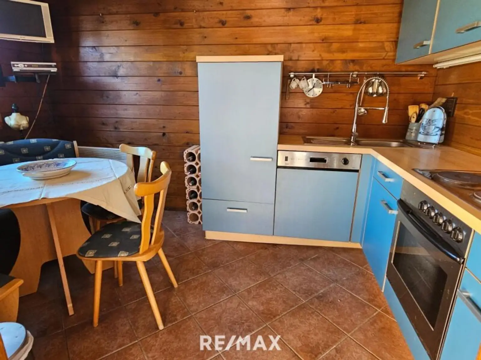 Gartenhaus mit Küche und Essbereich