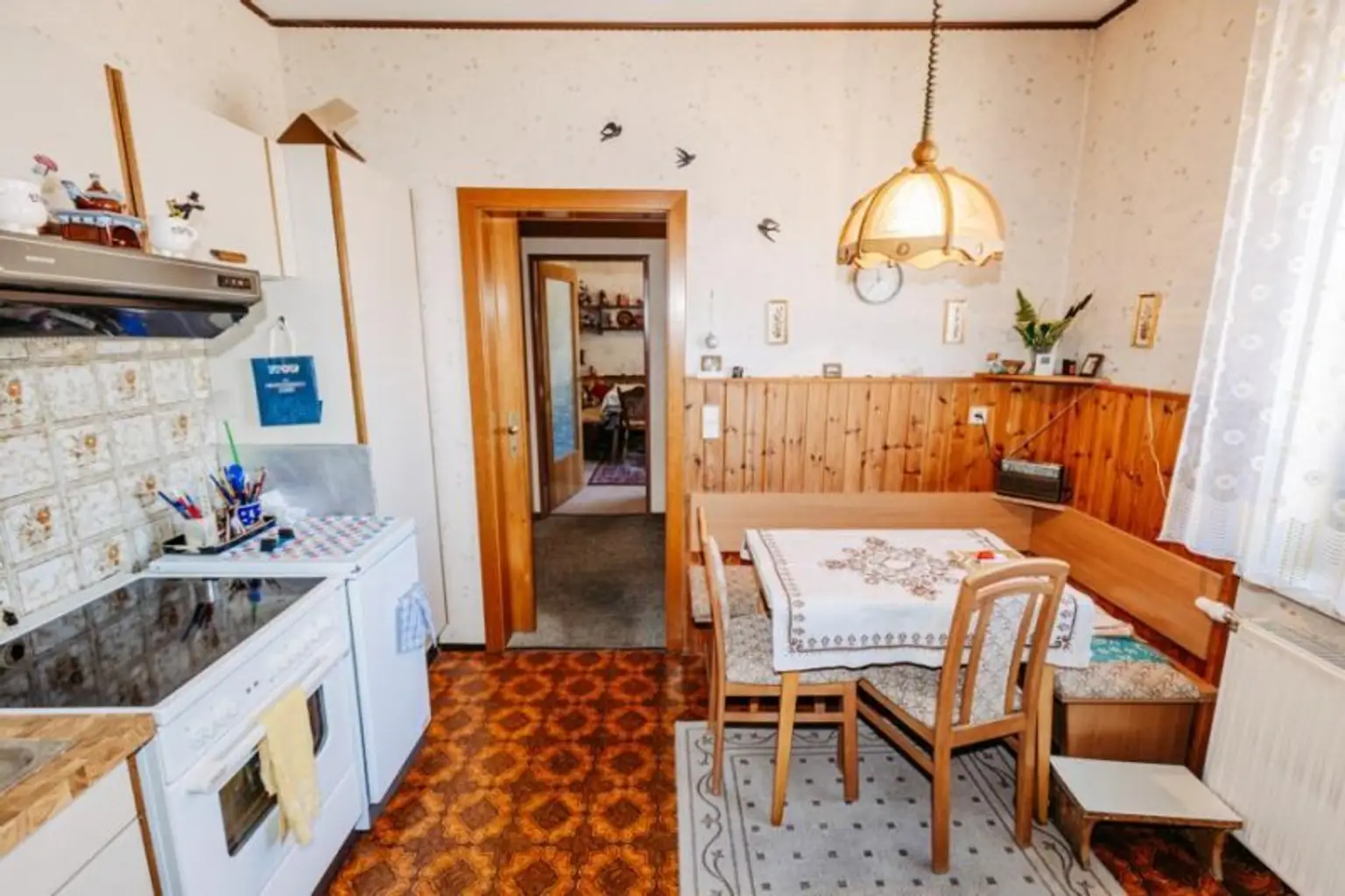 Elegantes, gepflegtes Einfamilienhaus mit Garage und uneinsehbarem Garten, Altbaumbestand