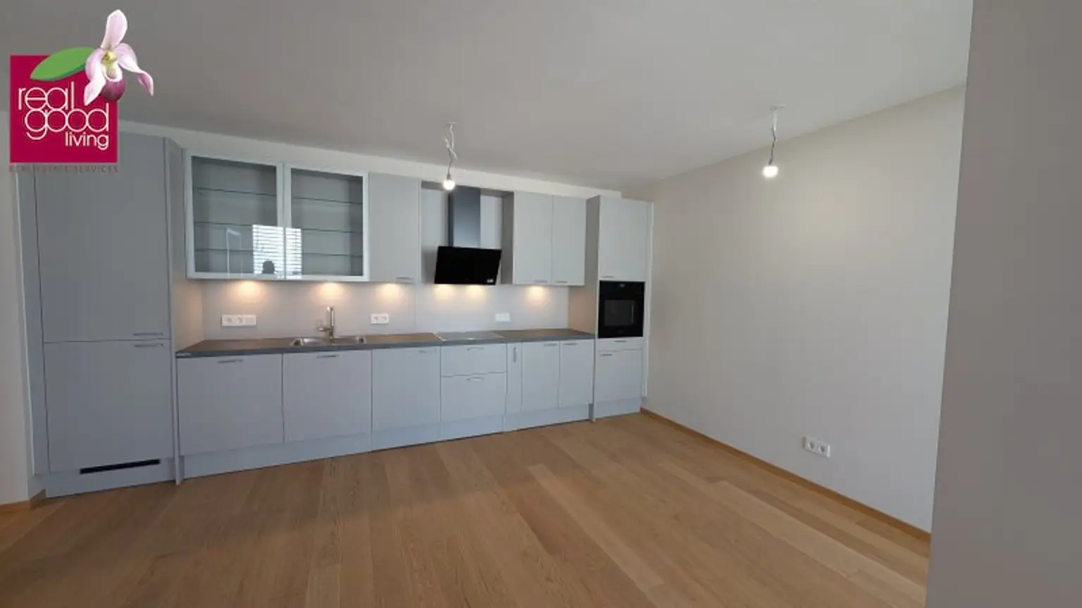 Erstbezug: Akonti für Warmwasser und Heizung inkludiert! Entzückende 2 Zimmerwohnung mit einer kleinen, aber feinen Loggia in sehr guter Infrastrukturlage