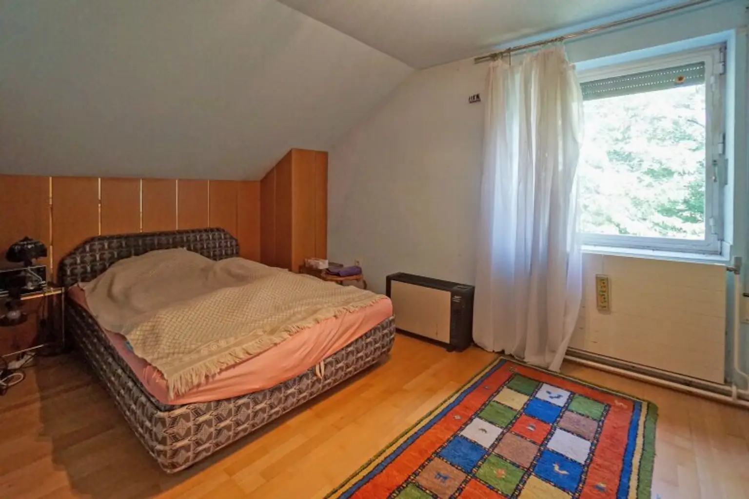 Landhaus mit Potential auf Anhöhe mit traumhaftem Weitblick ins Land