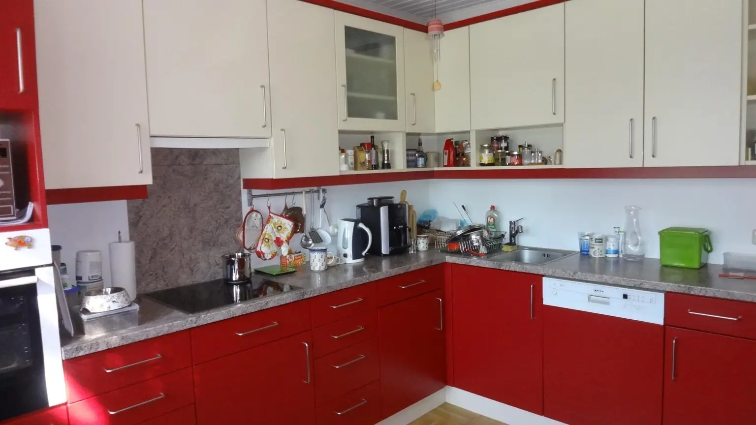 Einfamilienhaus mit vielen Zimmern in ruhiger Lage !