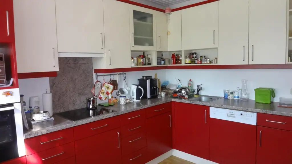 Einfamilienhaus mit vielen Zimmern in ruhiger Lage !