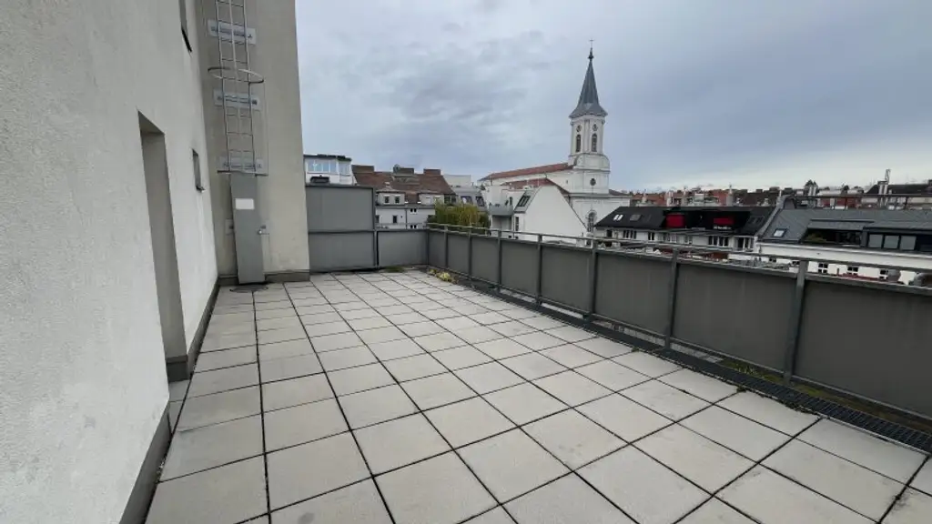 + Studentenhit + TOP LAGE + 500 m von der Fußgängerzone, Meidlinger Hauptstraße sowie der U6 entfernt + Wohnung in 1120 Wien: mit Balkon am Dach 5. Stock ohne Lift+