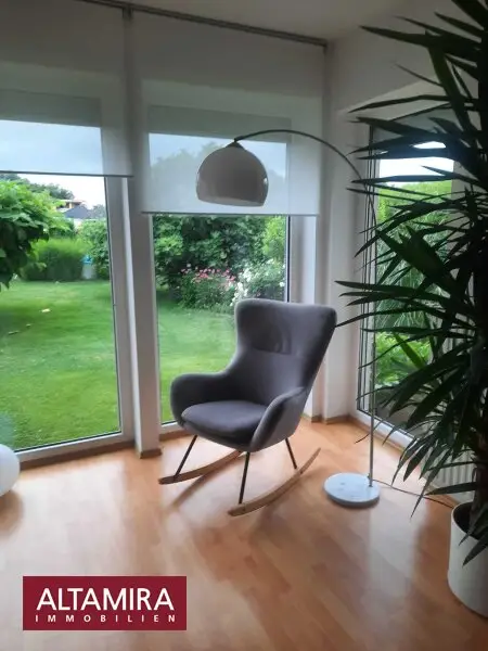Ruhig und zentral, 4 Zi, sofort beziehbar, Pool