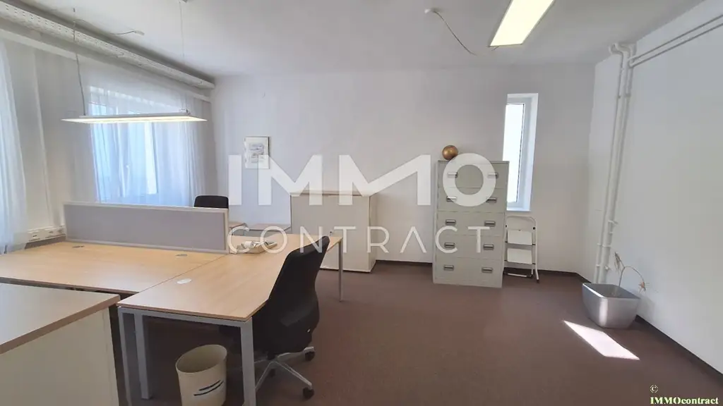 Zentrale Büroflächen am Hauptplatz von Amstetten, 1. Stock, Lift, möbliert, 178,74 m² Nutzfläche, klimatisiert