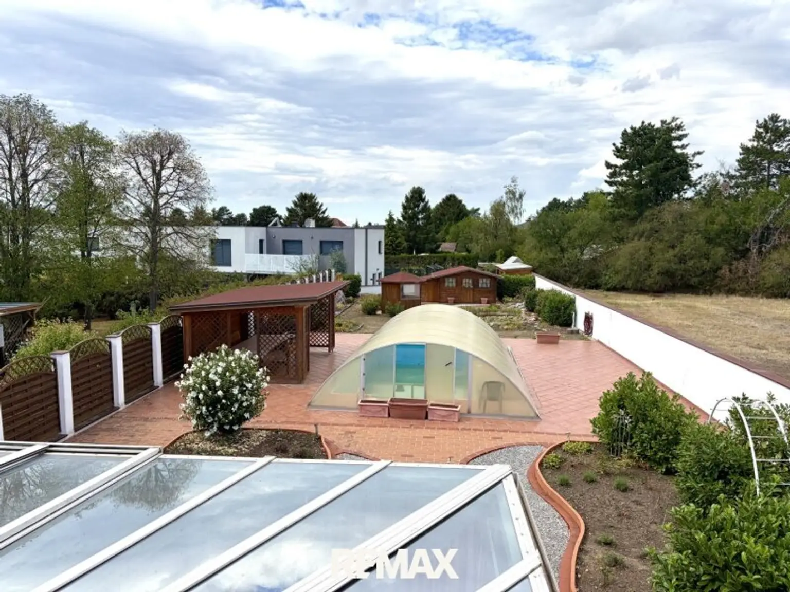 16 GARTEN ÜBERBLICK