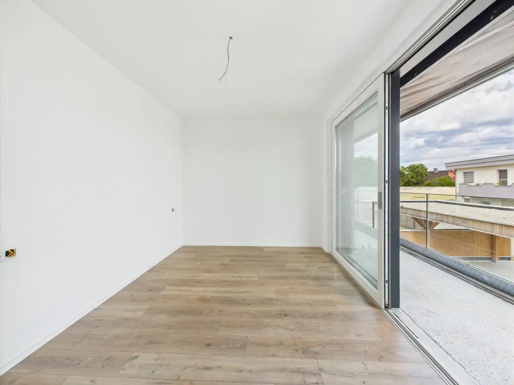 WELS-WEST: Ihr neues Smart Home mit Salzwasserpool, Carport & exklusiver Ausstattung