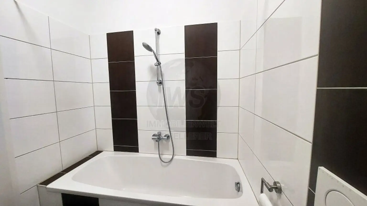 Moderne 2-Zimmer-Wohnung mit Terrasse und Fernwärme in Raab !