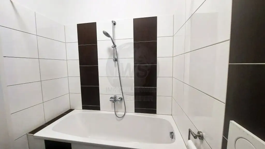 Moderne 2-Zimmer-Wohnung mit Terrasse und Fernwärme in Raab !