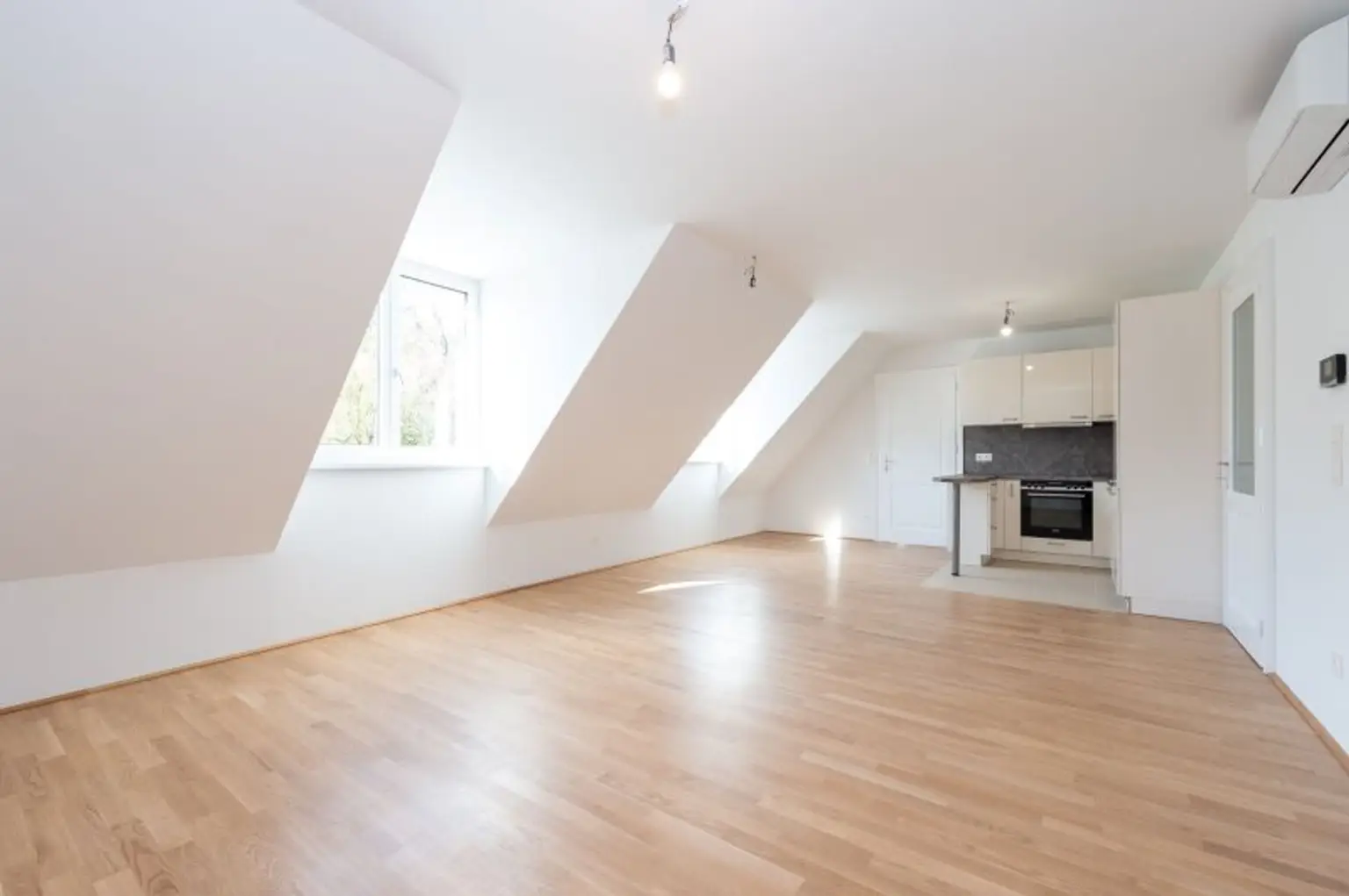 1. Dezember 2025:  2 Schlafzimmer, großzügige TOP Wohnküche, Klimaanlage, Fußbodenheizung | December 1st, 2025 2-bedroom unit featuring a spacious premium open-plan kitchen/lounge, A/C, and underfloor heating