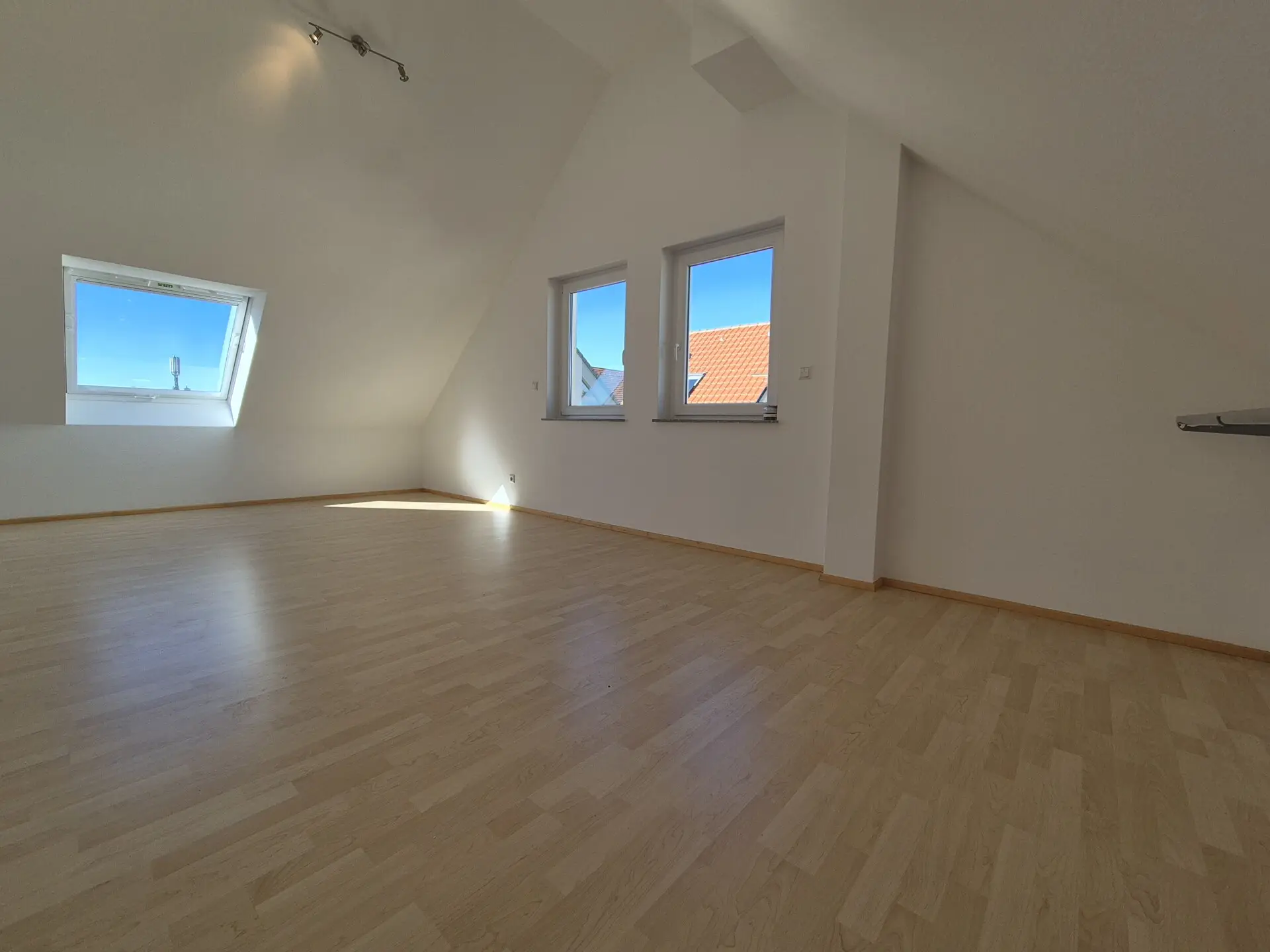 Bedroom 2 second floor pic 1