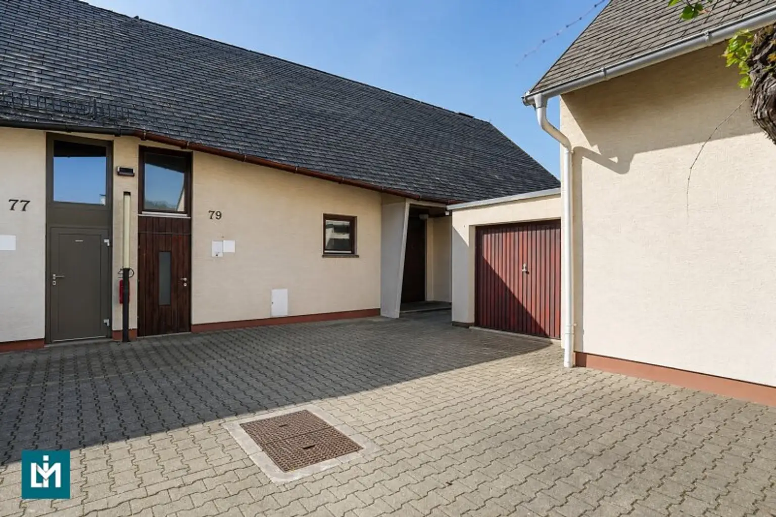 Außenansicht/Einganggsbereich (O)