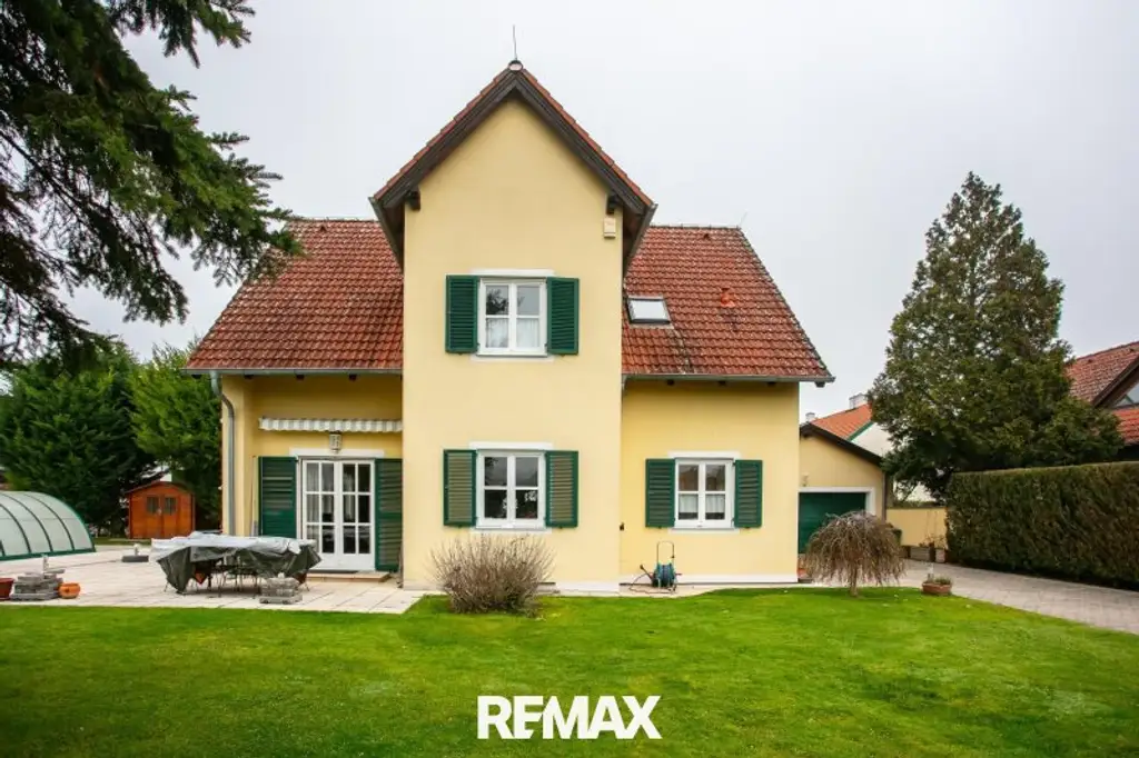 Top Gepflegte Liegenschaft mit Pool und Garten