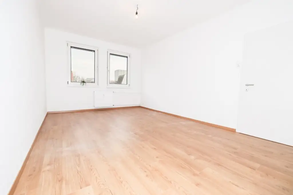 !! WOW !! I TOP-GRUNDRISS I BALKON I BADEWANNE I MODERN SANIERT I OFFENE KÜCHE I 4. STOCK MIT LIFT I HAUSTIERE WILLKOMMEN I PROJEKT WOHNEN I