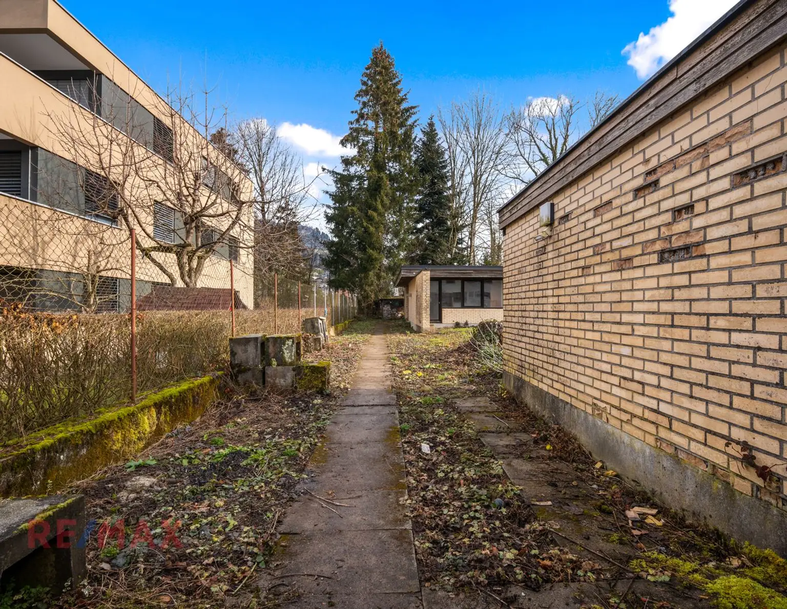 Großes Grundstück in Wolfurt mit Bungalow, der auf hoch motivierte Heimwerker wartet