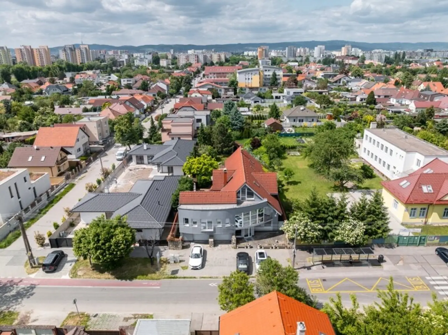 Großzügiges Büro/ Praxis in Bratislava!