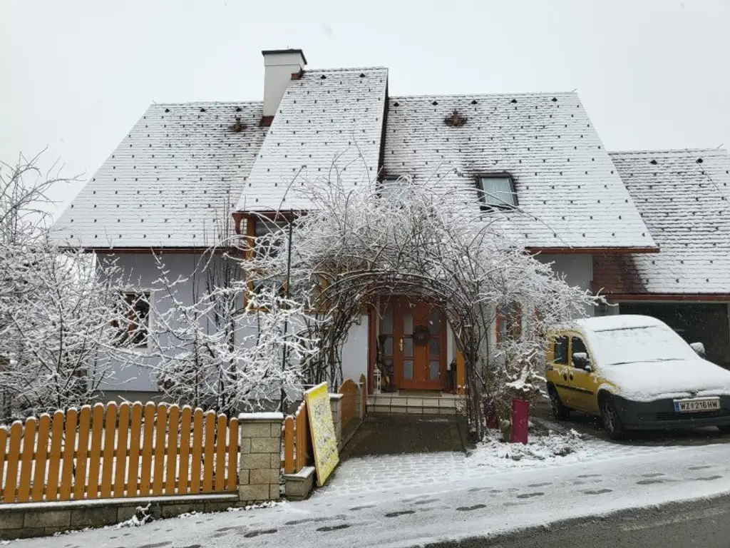 Neuwertiges Einfamilienhaus in Mortantsch: 6 Zimmer, Garten, 2 Terrassen, Top-Ausstattung!