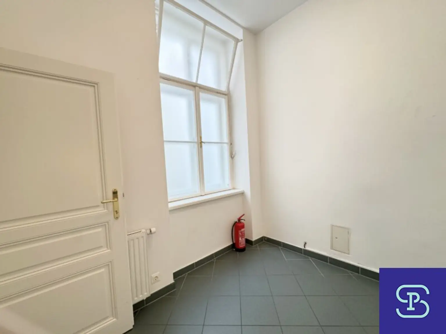 Neutorgasse: Klimatisiertes 193m² Stilaltbau-Büro mit 5 Zimmern und Lift - 1010 Wien