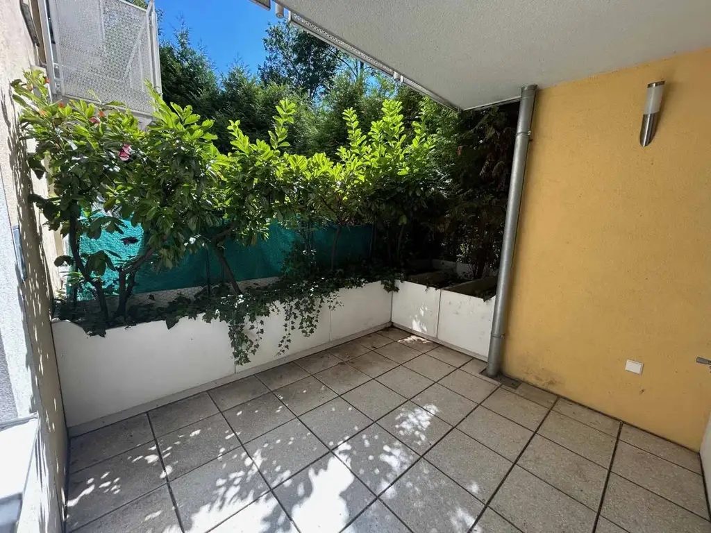 Terrassenwohnung mit 2 Zimmern in toller Lage!