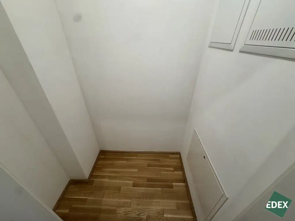 Ab sofort: Moderne 2-Zimmer-Wohnung mit Terrasse und Garten nahe U1
