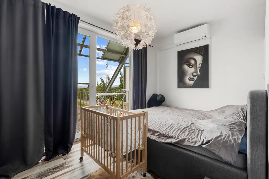 "Traumhafte Dachterrassen-Maisonette mit Fernblick & Badeteichzugang"