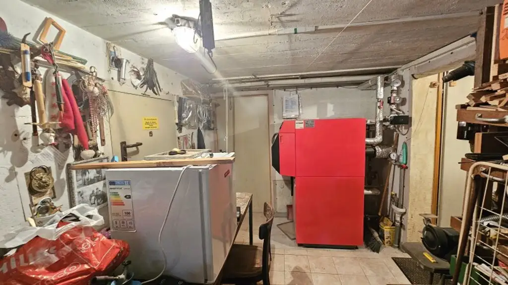 Charmantes Sanierungsobjekt in Radenthein: 5 Zimmer, Balkon und viel Potenzial!
