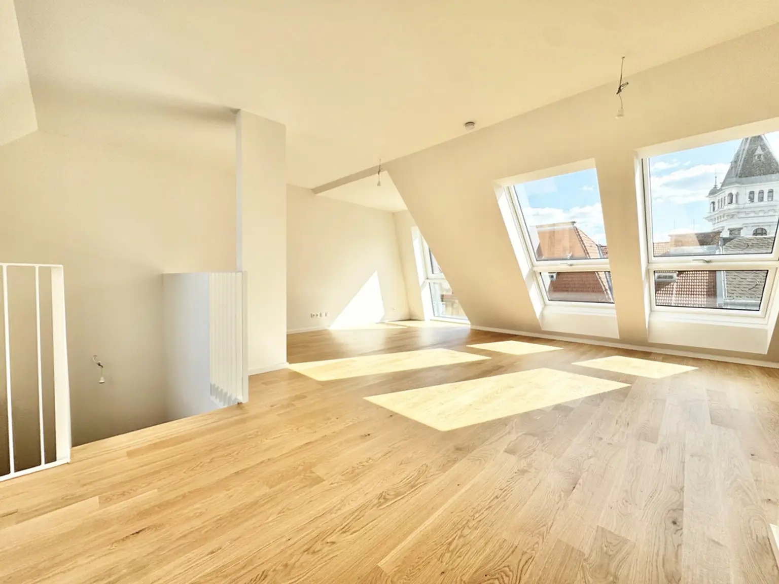 ÜBER DEN DÄCHERN WÄHRINGS | TOPLAGE NÄHE KUTSCHKERMARKT | EXKLUSIVE DACHGESCHOSSWOHNUNG MIT KLIMAANLAGE | TERRASSE | ERSTBEZUG