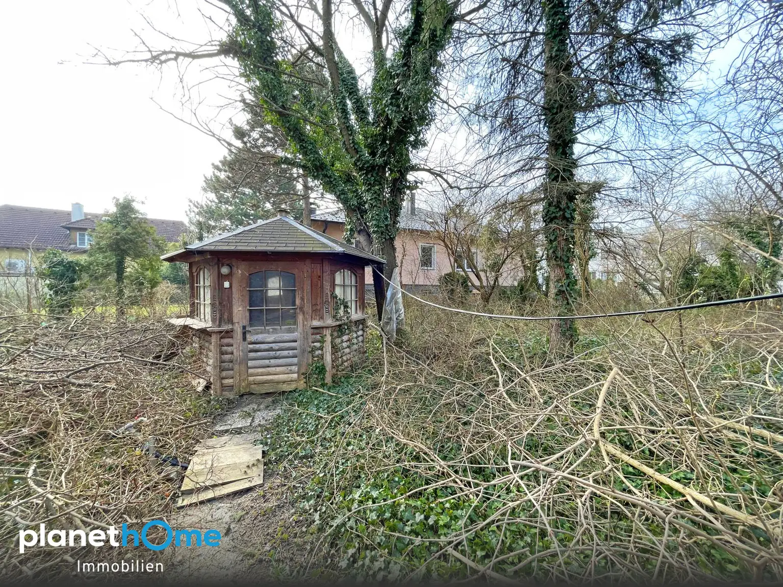 Holzpavillon