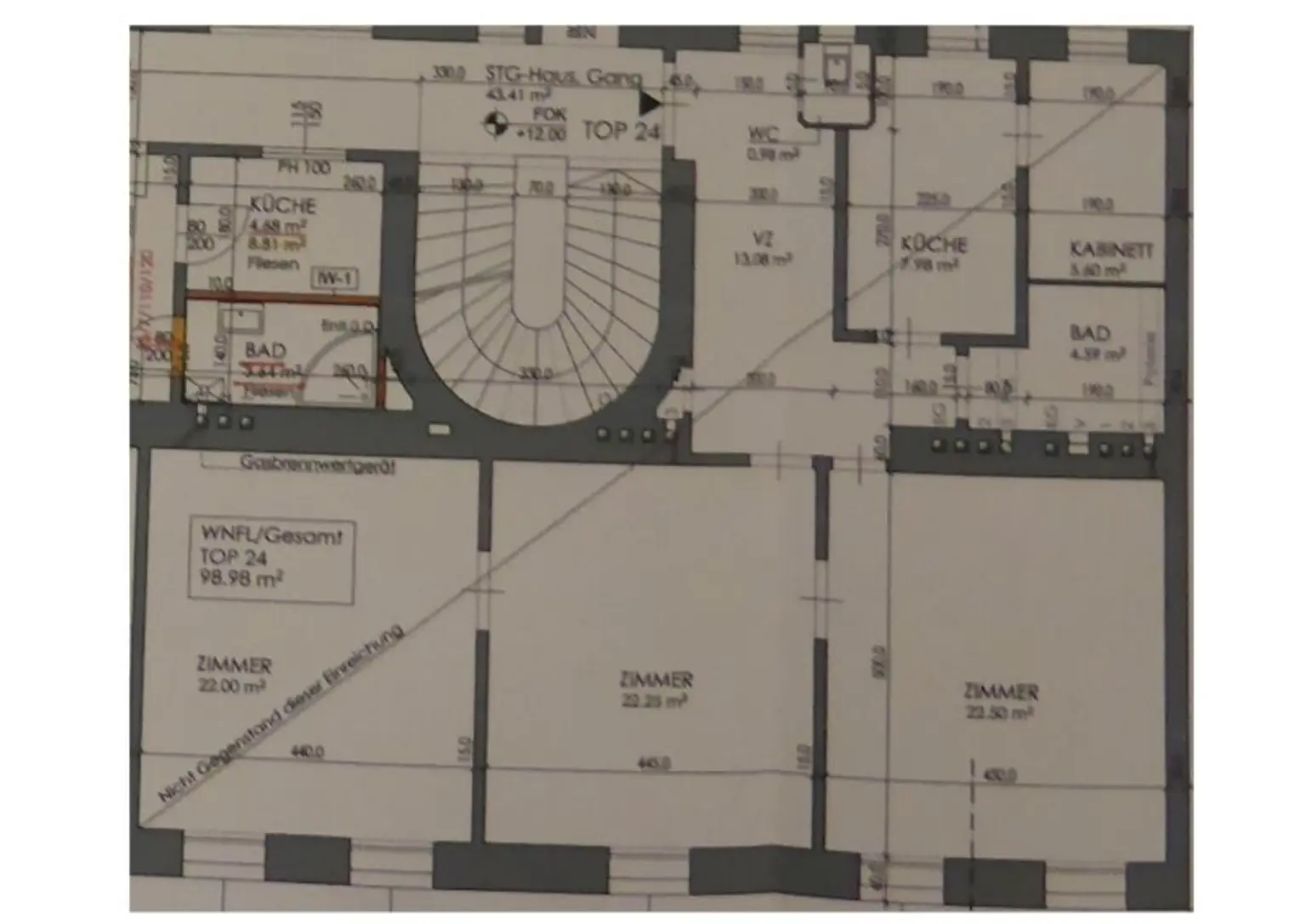3-ZIMMER-ALTBAU MIT BALKON - SANIERUNGSBEDÜRFTIG IN TOP LAGE!