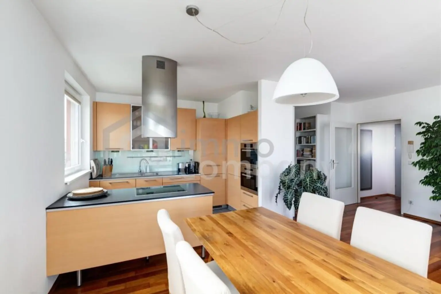 Neuwertige 3-Zimmer-Wohnung mit Balkon & Pool in 1100 Wien – Ihr neues Zuhause!