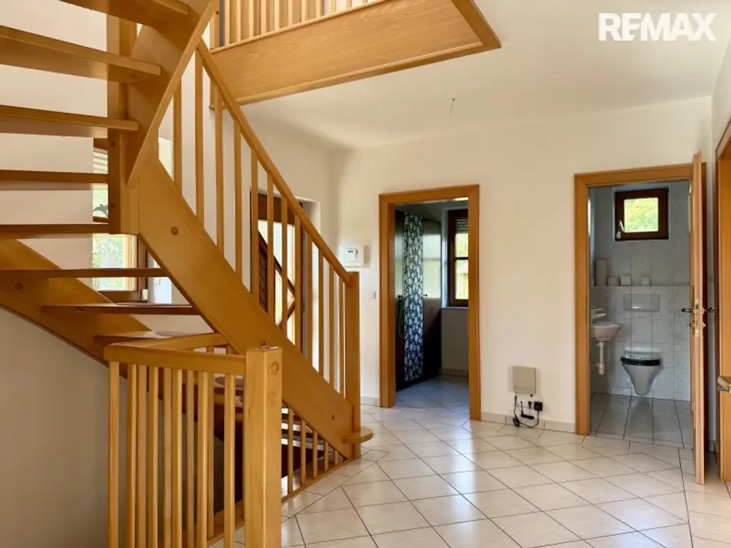 Seenahe Lage mit Badeplatz – Einfamilienhaus am Schloßsee (2. Reihe) inkl. Seezugang, ca. 125 m² Wfl.