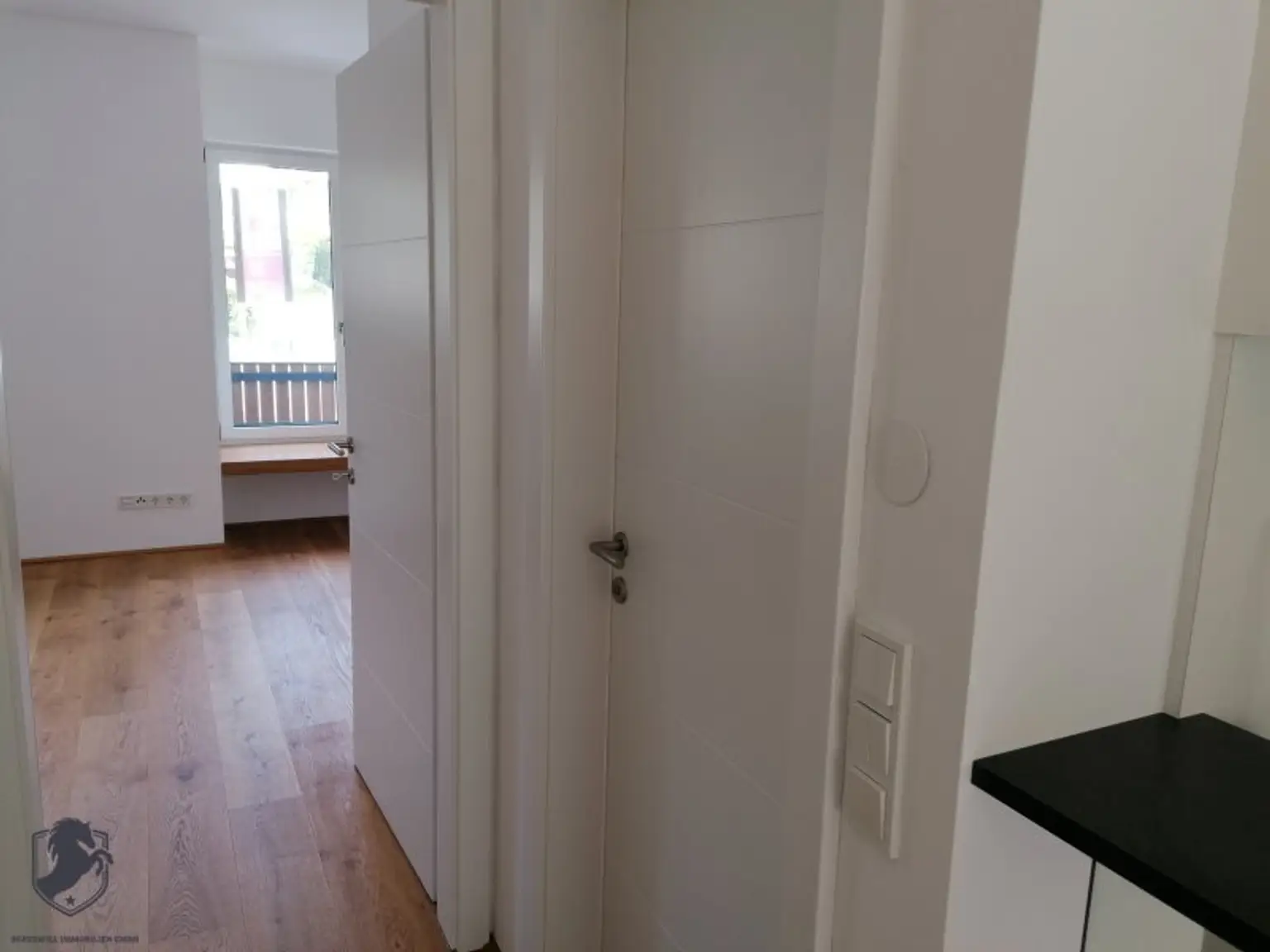Moderne Etagenwohnung mit Terrasse und Stellplatz in 1140 Wien