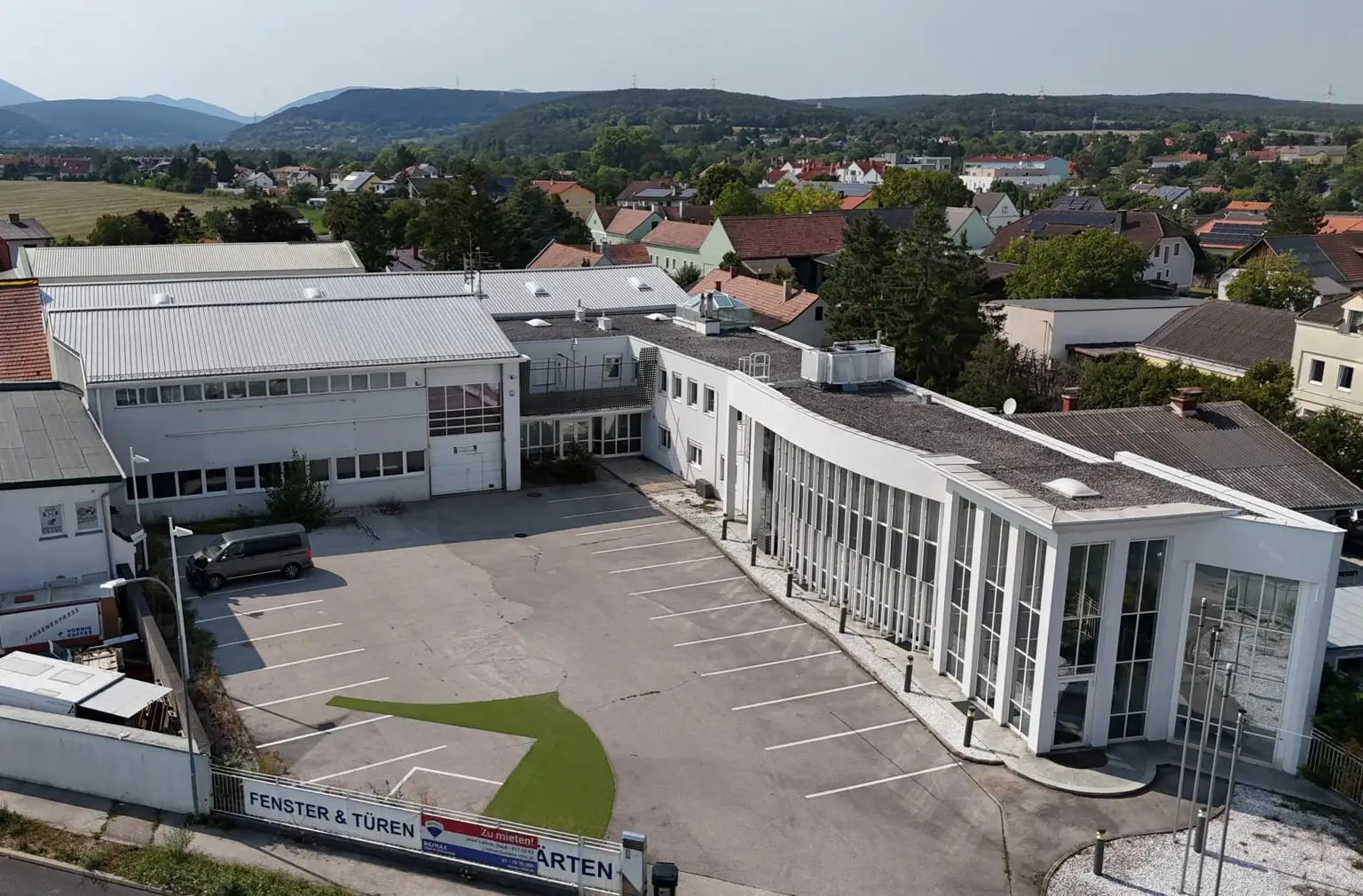 FLEXIBEL nutzbare Hallenflächen, von 53 - 328 m² für IHR GEWERBE