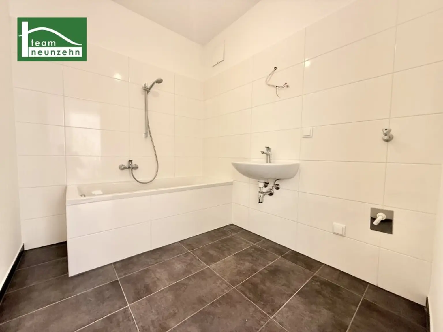 Ungergasse: Sonnige Mietwohnung mit Parkblick wartet auf Sie! - JETZT ZUSCHLAGEN