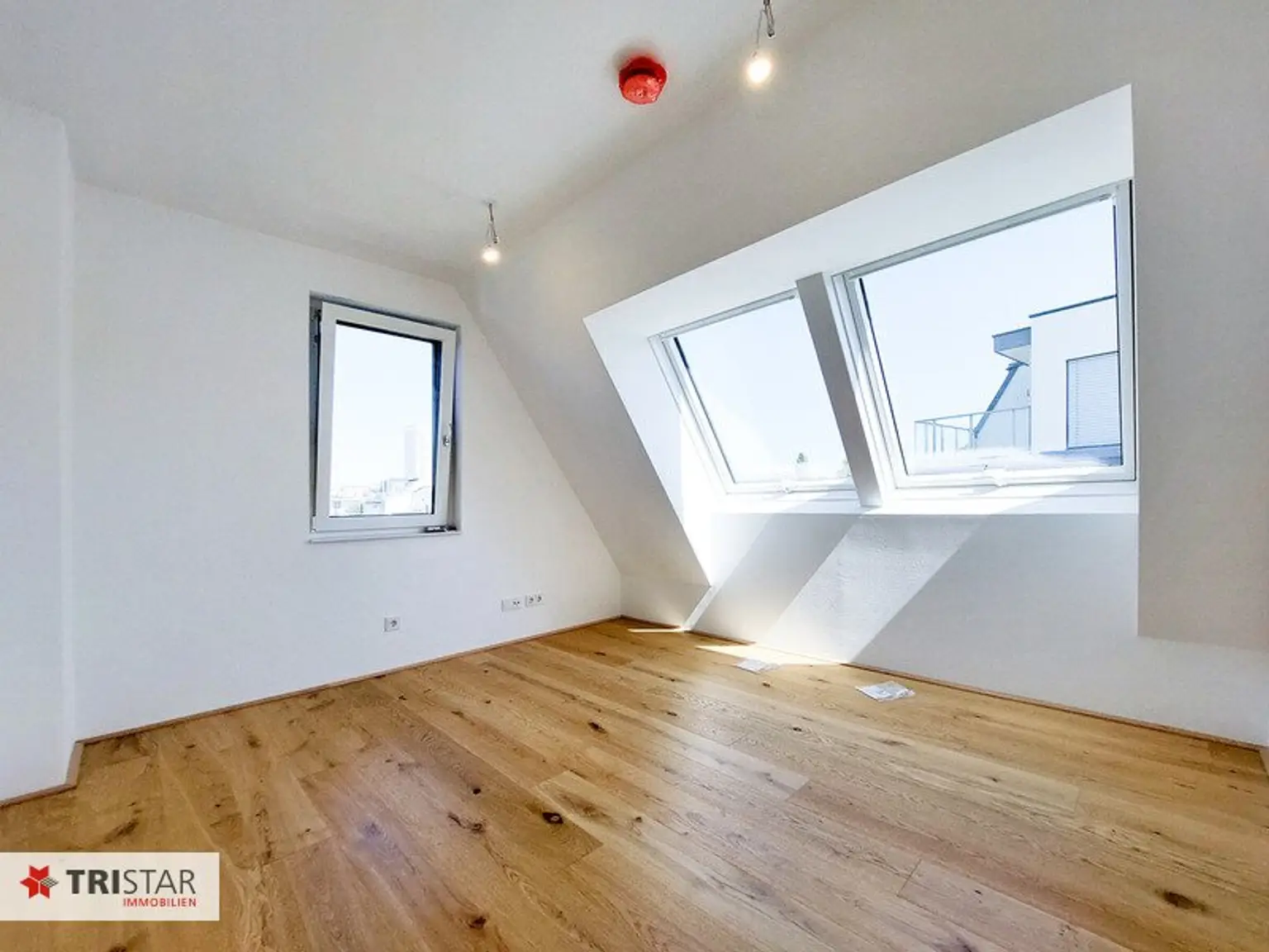 Moderne Dachgeschoßwohnung in 1220 Wien – Erstbezug mit Balkon und Fußbodenheizung!
