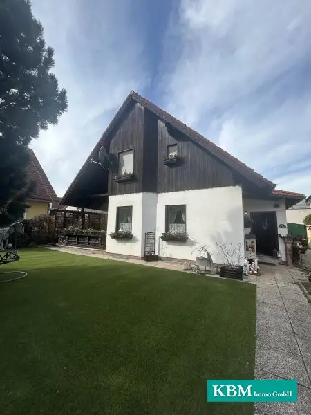Gepflegtes Haus mit Terrasse in ruhiger Siedlungslage